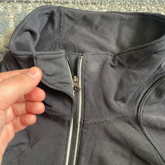 Lululemon Ladies Black Half Zip Pullover Jacket, Sweatshirt in Black, Size 6 - Picture 2 of 13